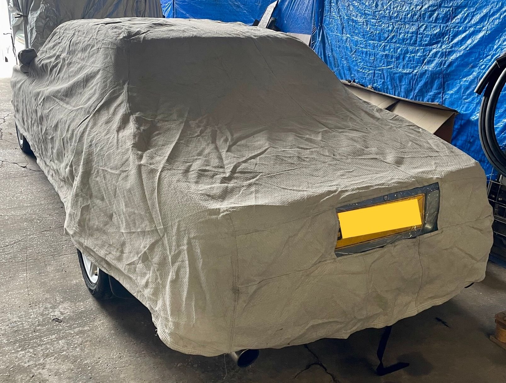 Cover has a clear panel to allow for the registration plate to be visible when covered.