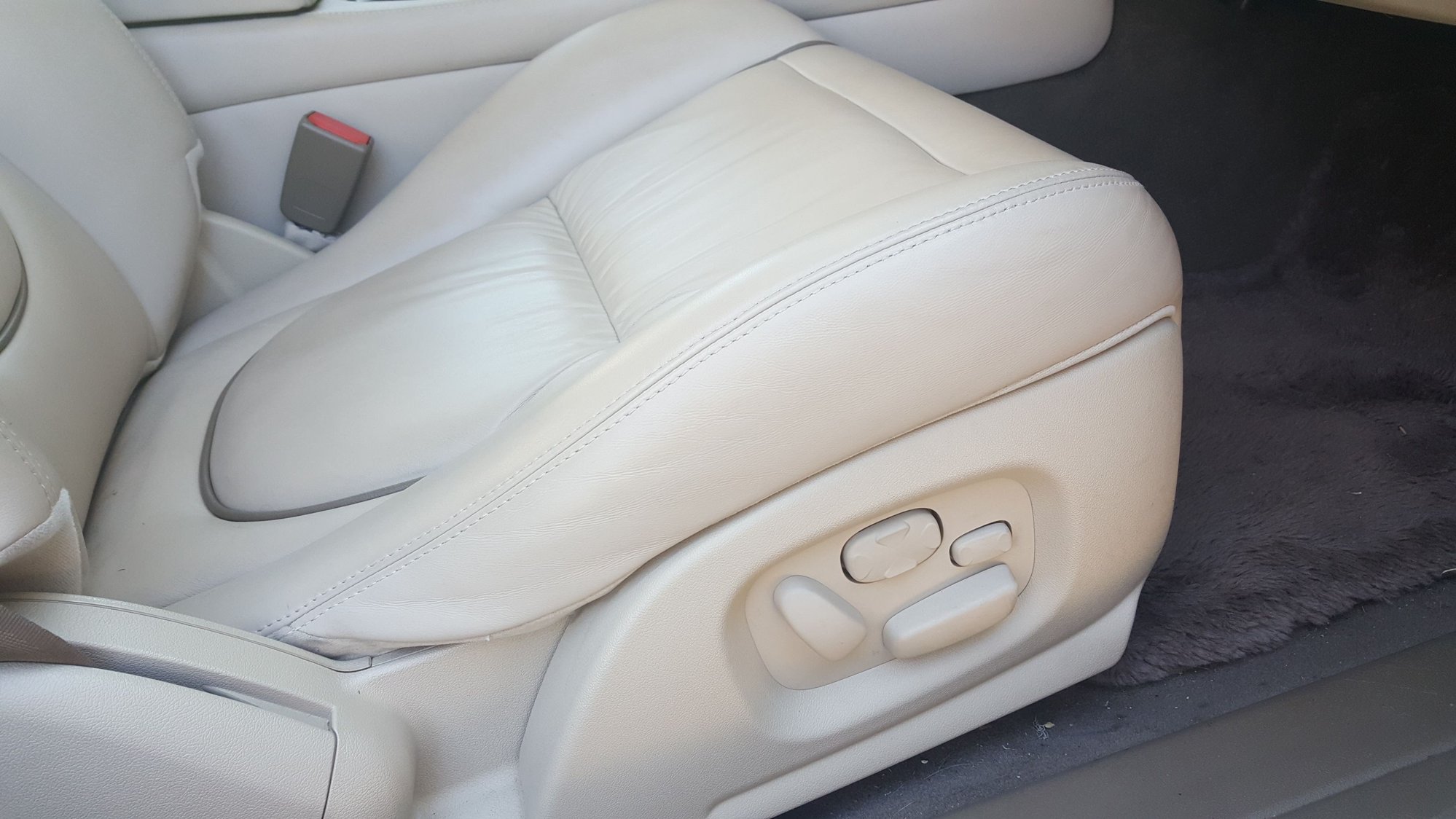 2004 Jaguar Vanden Plas - 2004 Jaguar XJ Vanden Plas Pampered and Well Maintained - Used - VIN SAJWA74C64SG22928 - 126,000 Miles - 8 cyl - 2WD - Automatic - Sedan - Silver - Winnetka, CA 91306, United States