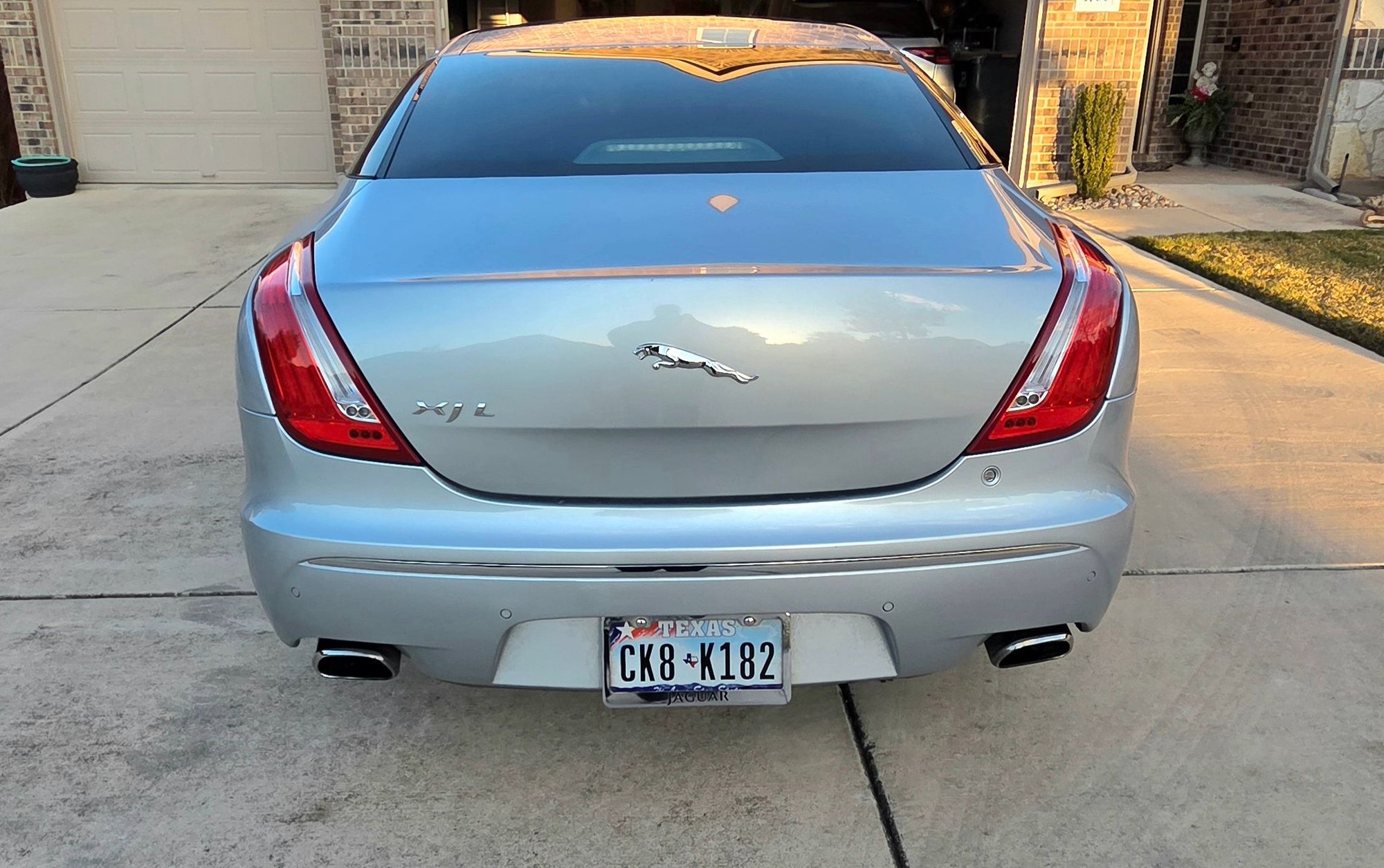 2011 Jaguar XJ - 2011 Jaguar XJL - Used - VIN Sajwa2gb4blv10476 - 76,800 Miles - 8 cyl - 2WD - Automatic - Sedan - Silver - Georgetown, TX 78628, United States