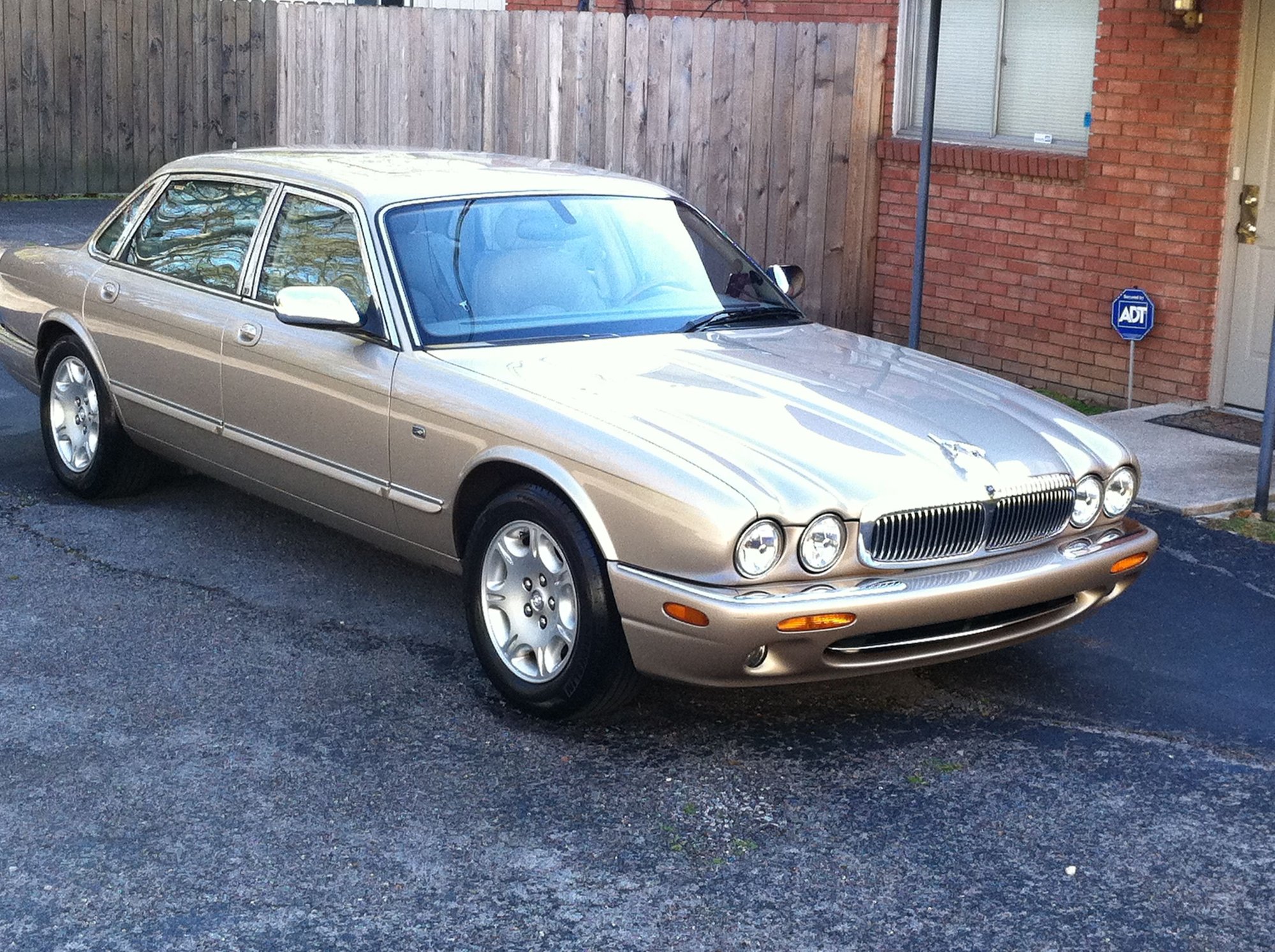 2002 Jaguar Vanden Plas - Reluctantly must find my girl a new home - Used - VIN SAJDA24C72LF44502 - 8 cyl - 2WD - Automatic - Sedan - Gold - Nashville, TN 37214, United States