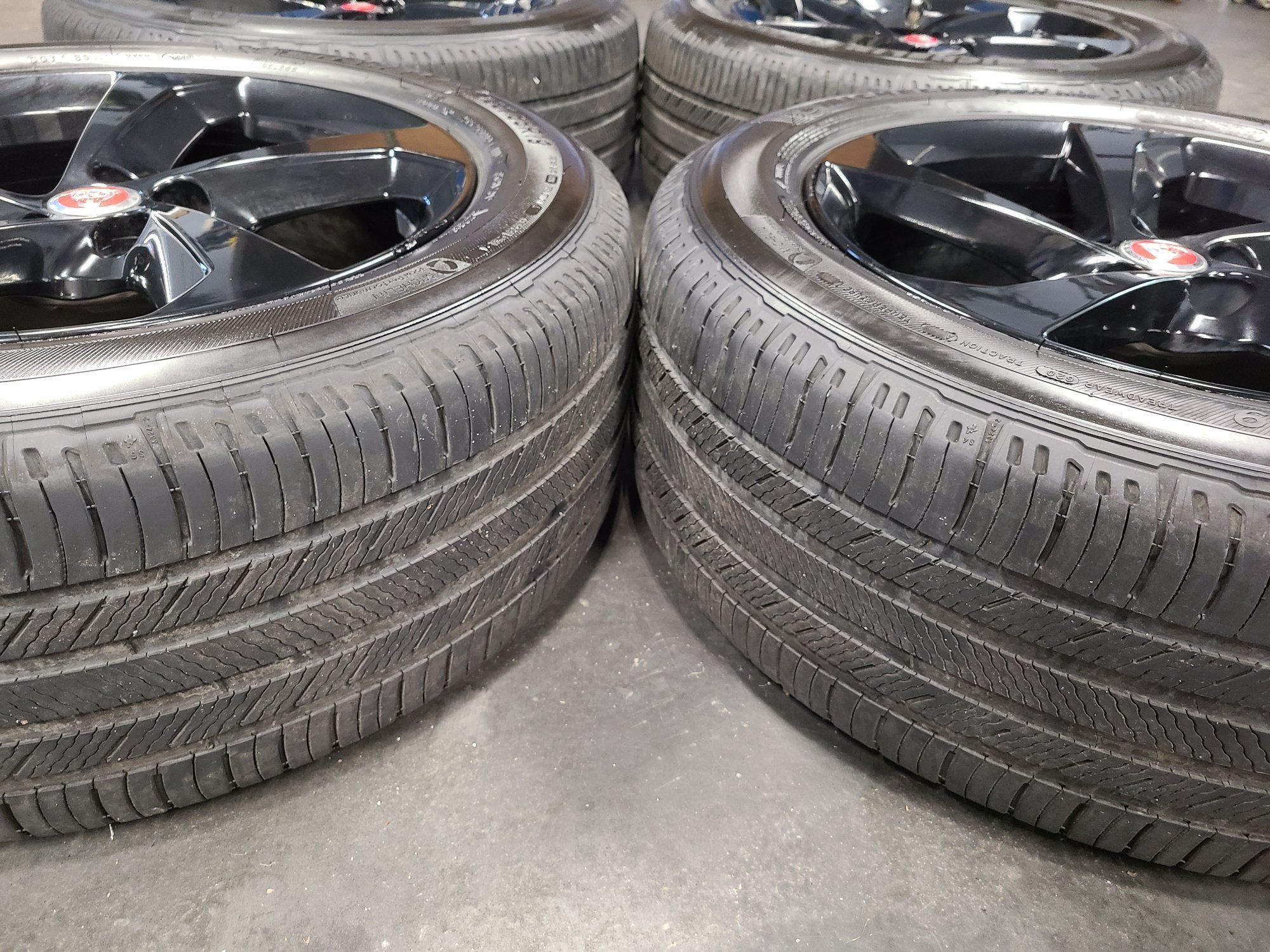 Wheels and Tires/Axles - 4x 19" Jaguar F-Pace Black Wheels & Michelin 255/55R19 Tires Factory OEM F Pace - Used - All Years Jaguar F-Pace - All Years Jaguar F-Type - Cleveland, OH 44135, United States