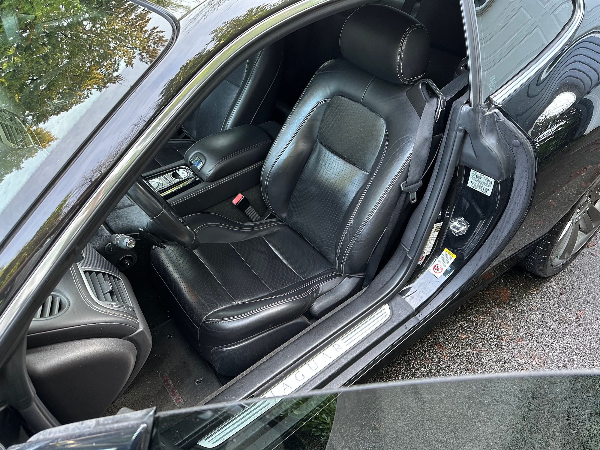 2010 Jaguar XKR - 2010 Jaguar XKR - Used - VIN SAJWA4DC0AMB34931 - 84,100 Miles - 8 cyl - 2WD - Automatic - Coupe - Black - Seattle, WA 98188, United States