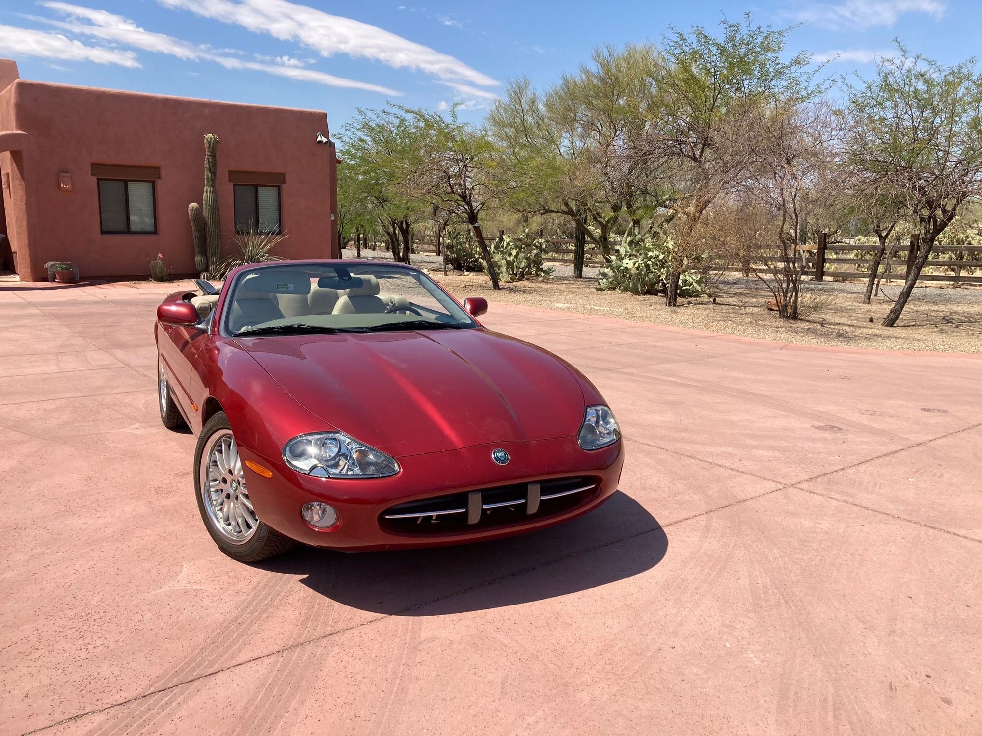 2003 Jaguar XK8 - Low mileage AZ convertible 2003 - Used - VIN SAJDA42C732A34382 - 57,600 Miles - 8 cyl - 2WD - Automatic - Tucson, AZ 85742, United States
