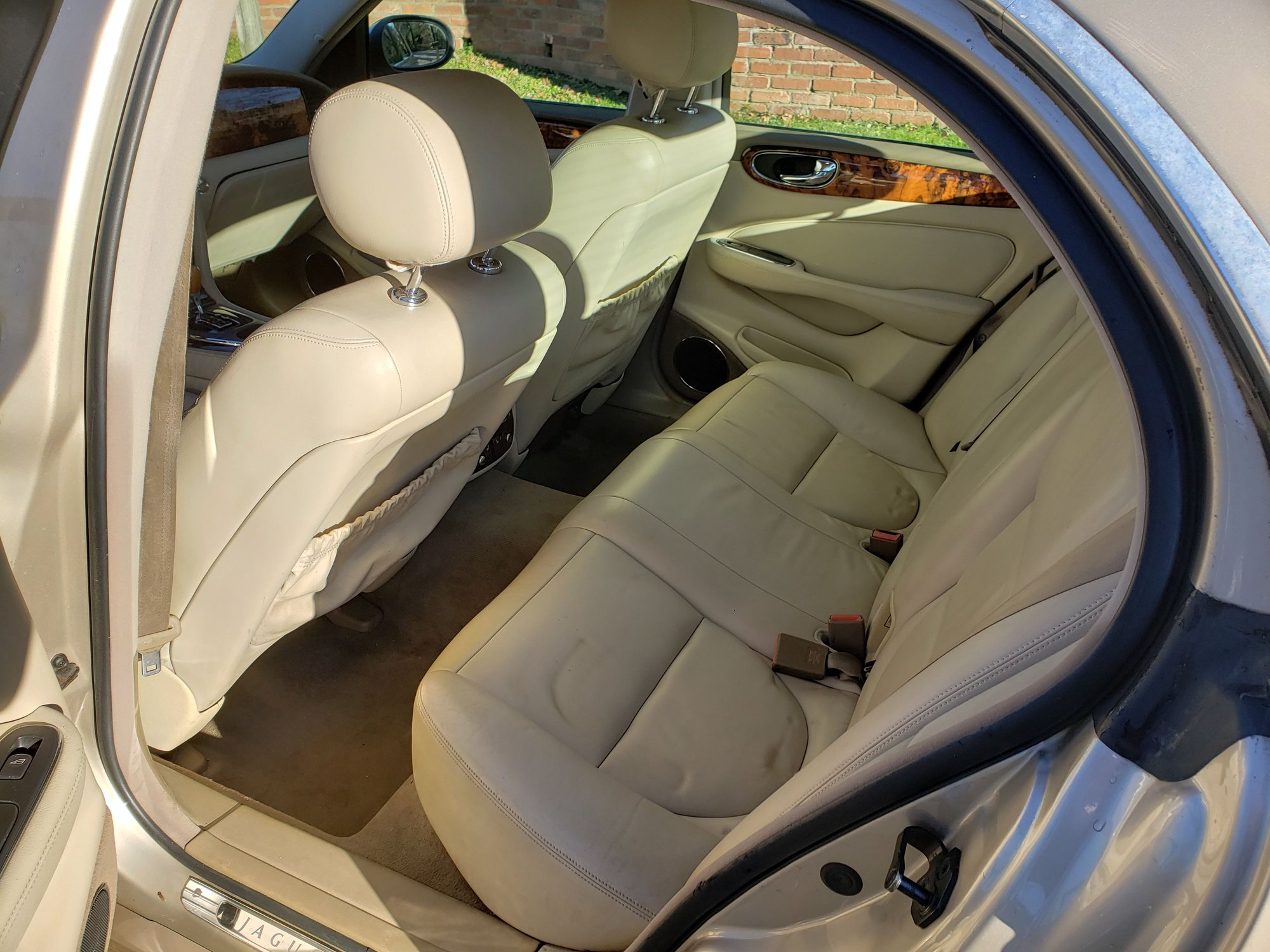 2004 Jaguar XJ8 - 2004 XJ8 for sale - Used - VIN SAJEA71C24SG11716 - 111,000 Miles - 8 cyl - 2WD - Automatic - Sedan - Gold - Mclean, VA 22101, United States