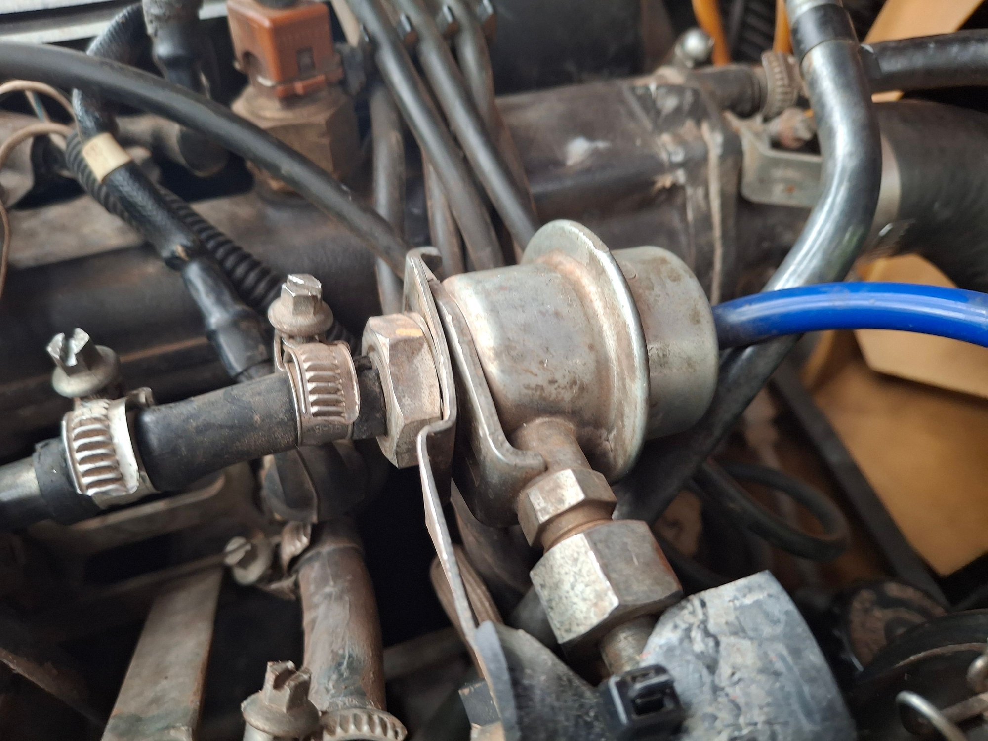 This pressure release valve and i live in zimbabwe, southern Africa so very little jag support, ive got someone in SA who does it but he doesnt have them.