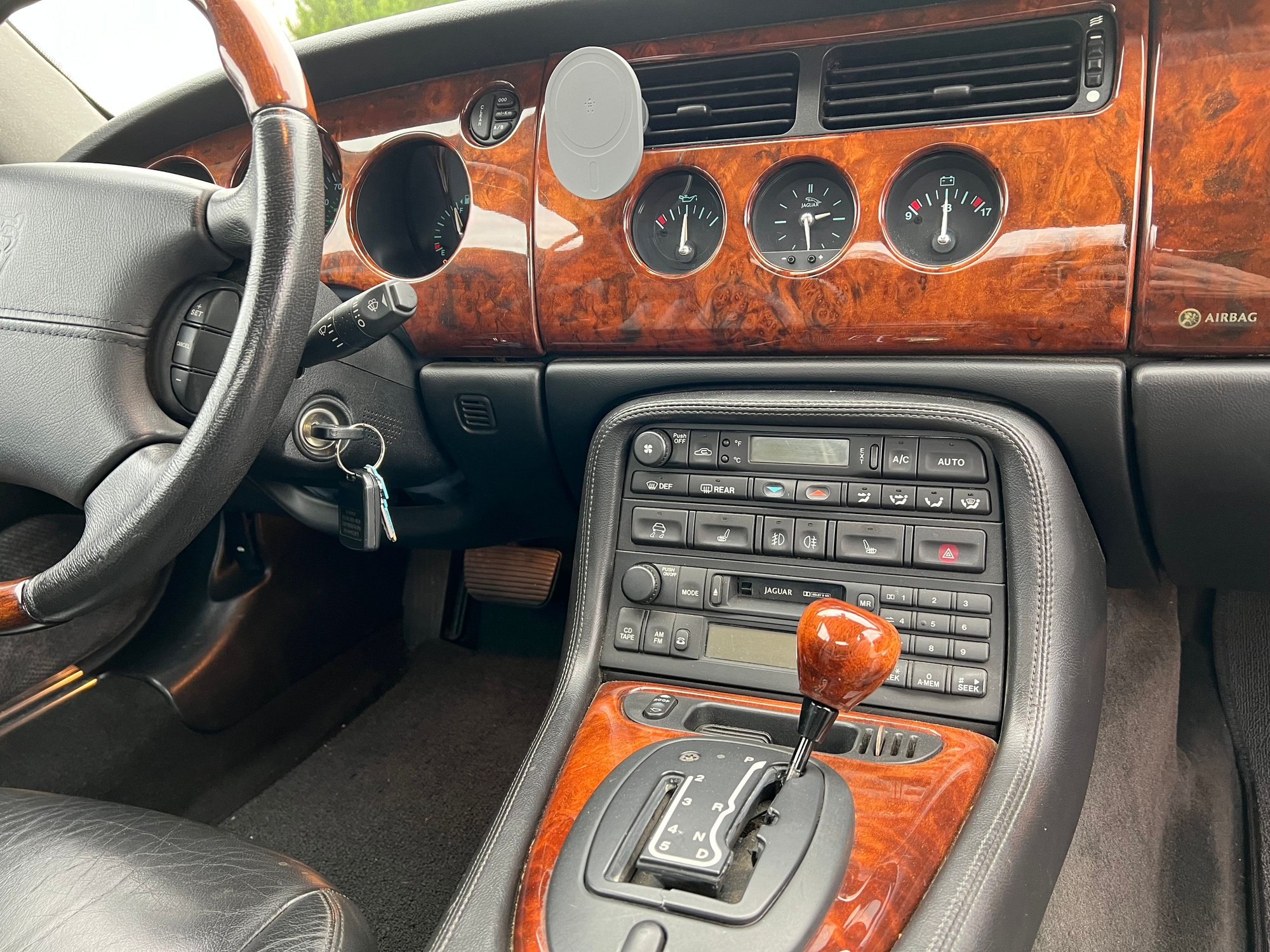 2003 Jaguar XK8 - 2003 Jaguar XK8 Convertible - Used - VIN SAJDA42CX32A32402 - 65,000 Miles - 8 cyl - 2WD - Automatic - Convertible - Black - Greensboro, NC 27410, United States