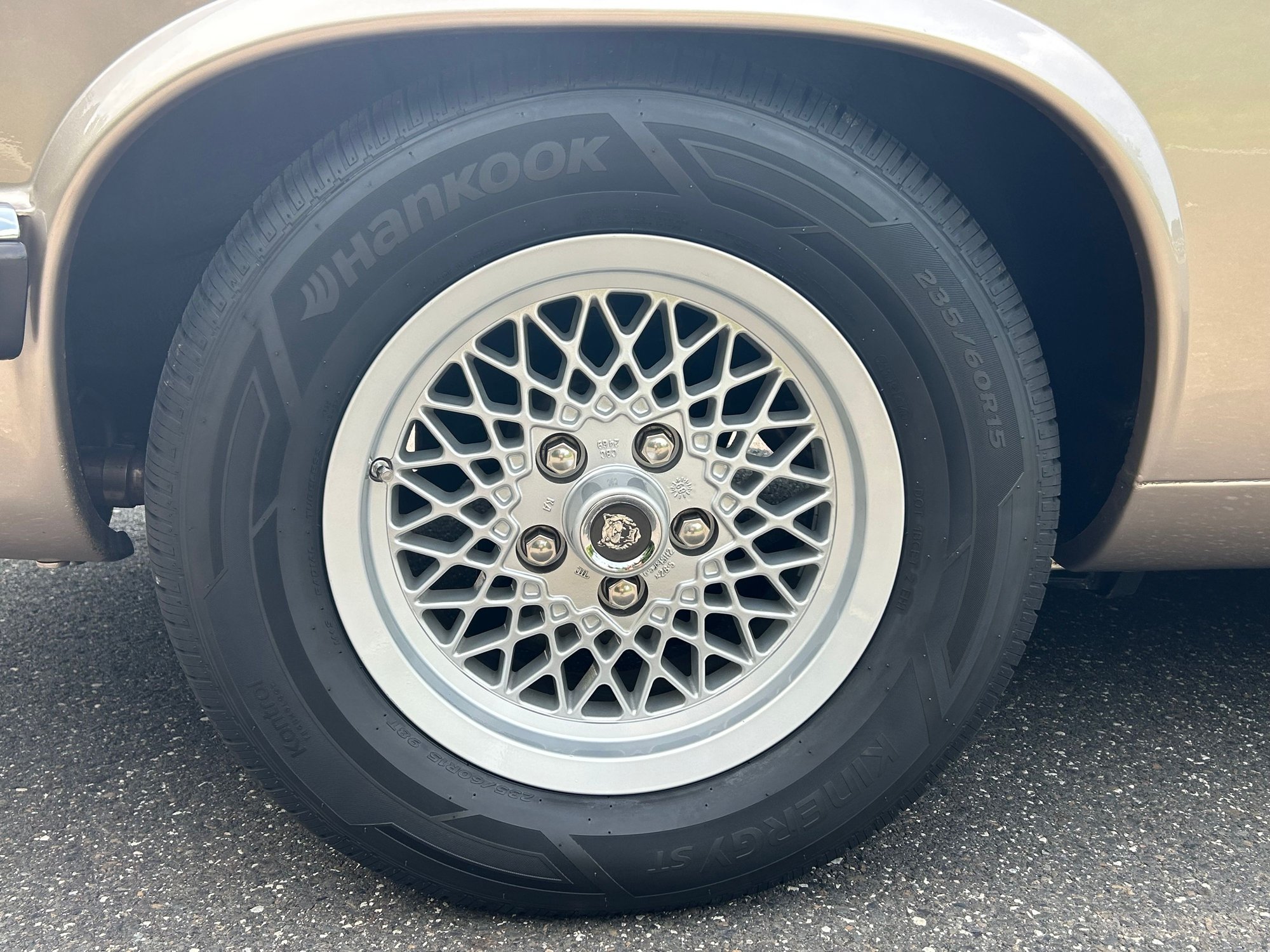 1991 Jaguar XJS - 1991 Jaguar XJS - Used - VIN SAJTW5842MC177301 - 88,500 Miles - 12 cyl - 2WD - Automatic - Coupe - Gold - Warrington, PA 18976, United States