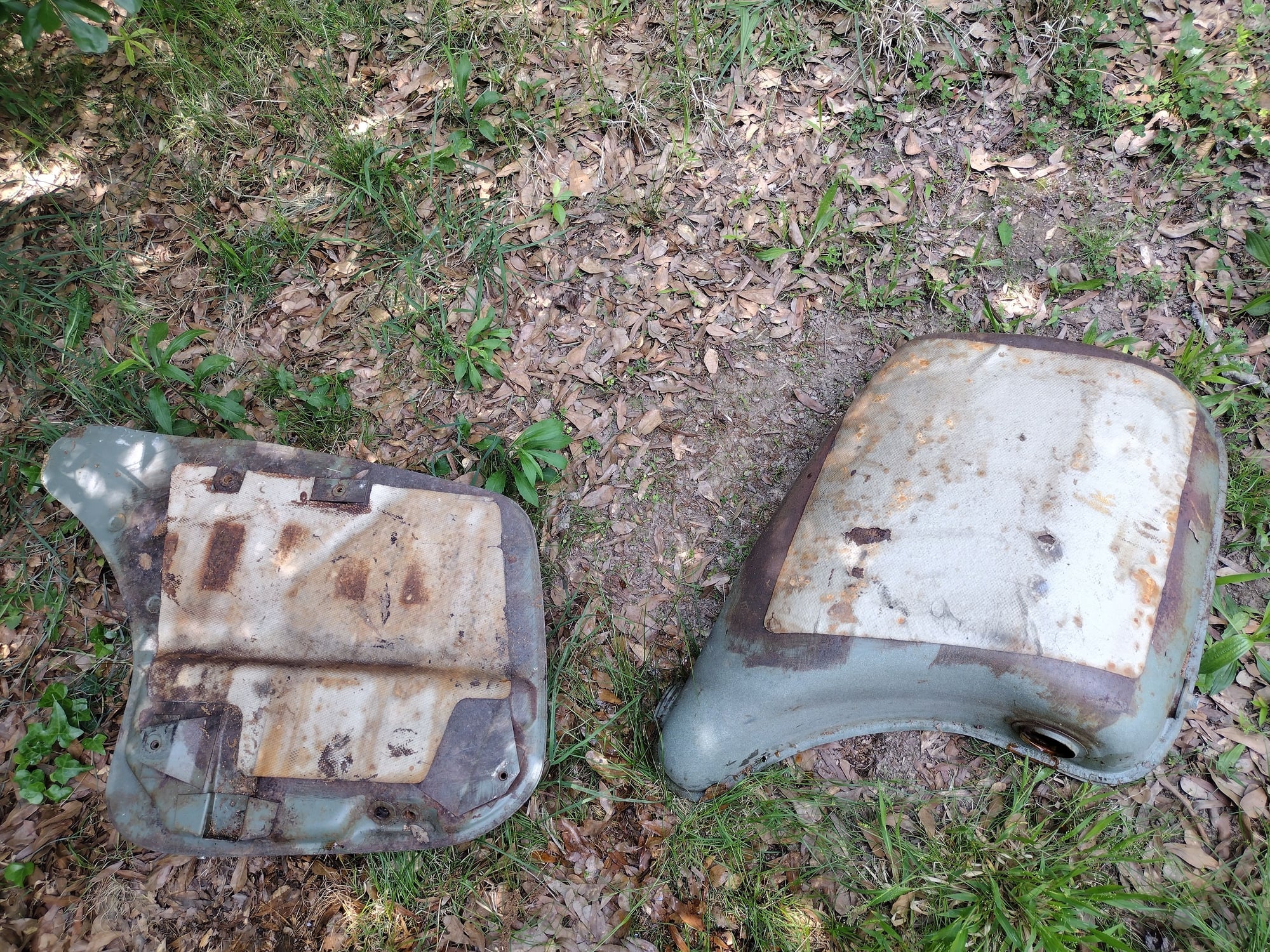 Engine - Intake/Fuel - XJ12 Series II Gas Tanks PAIR - Used - -1 to 2025  All Models - Concord, NC 28023, United States