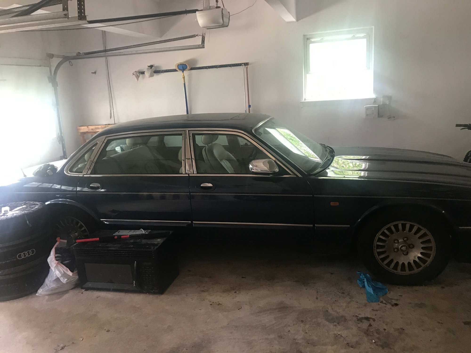 1997 Jaguar Vanden Plas - 1997 Jaguar Vanden Plas 117K for parts or repair, clean title, need towing - Used - VIN SAJKX6248VC803654 - 117,000 Miles - 6 cyl - Automatic - Sedan - Blue - Newark, DE 19711, United States