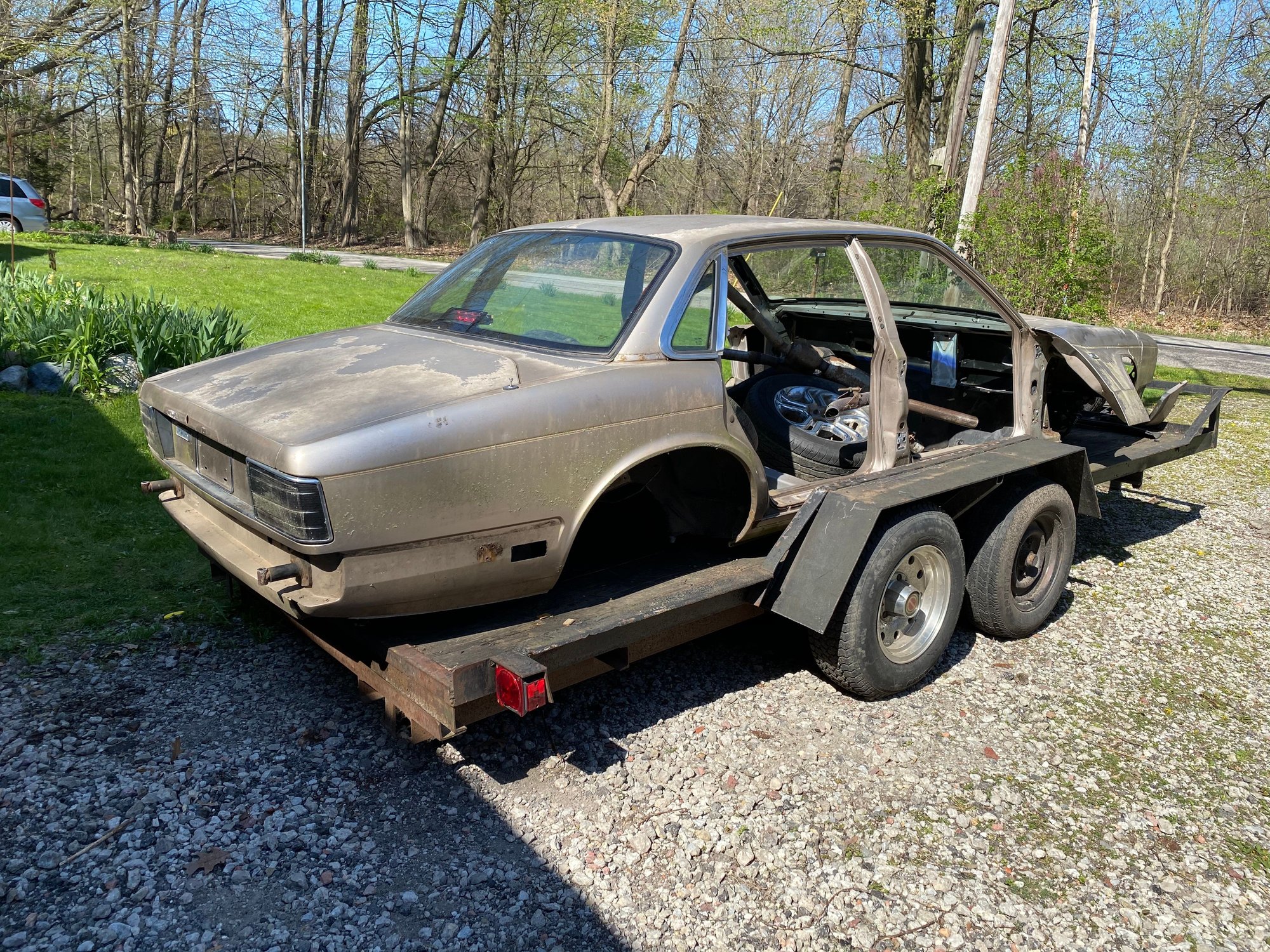 Engine - Intake/Fuel - 1994 xj12 fuel rail, remaining body parts - Used - 1993 to 1994 Jaguar XJ12 - Michigan City, IN 46360, United States