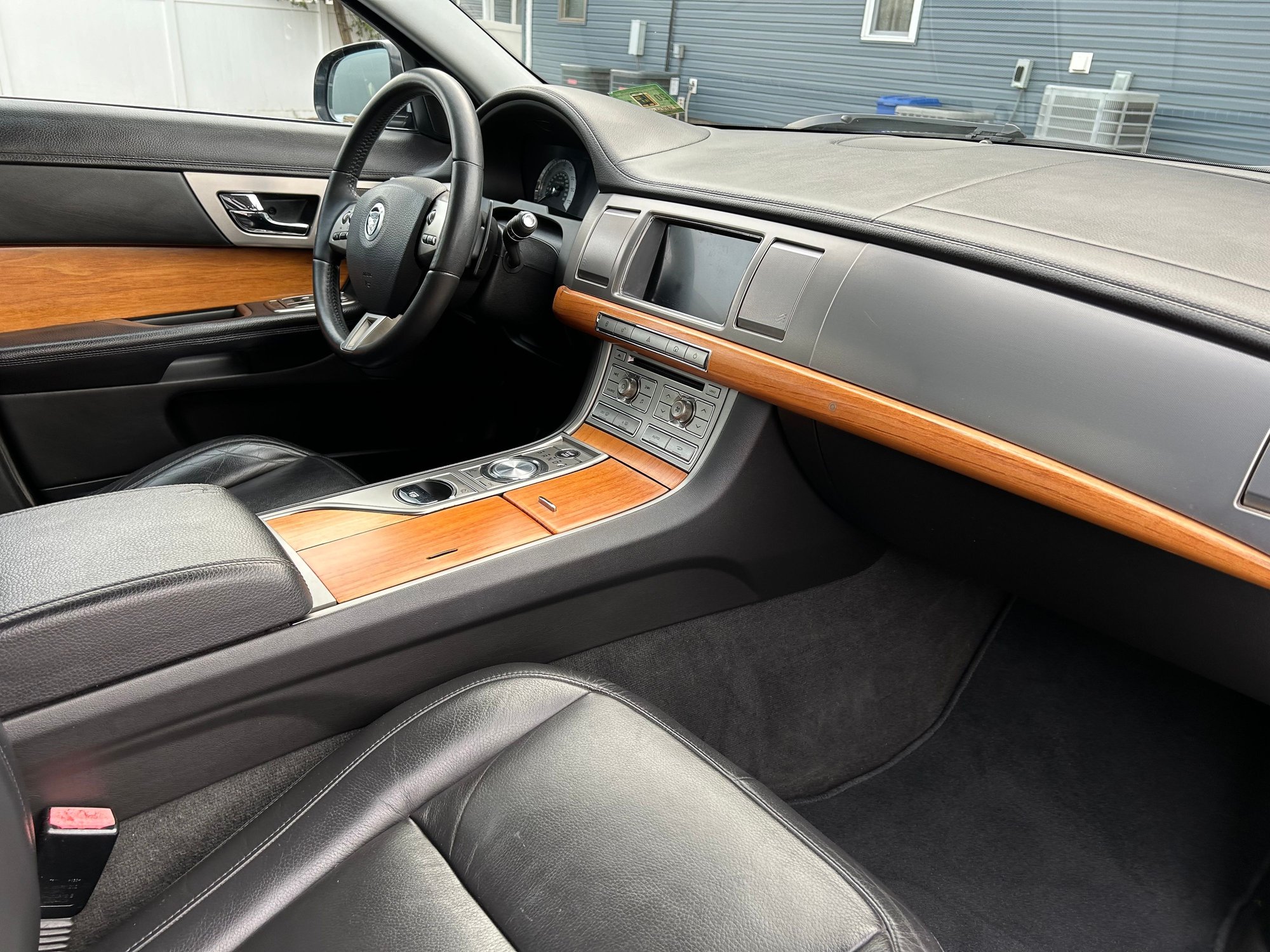 2010 Jaguar XF - Driven 5700 miles per year, Original Owner - Used - VIN SAJWAOFA9AHR68013 - 80,600 Miles - 8 cyl - 2WD - Automatic - Sedan - Silver - Secaucus-Hudson County, NJ 07094, United States