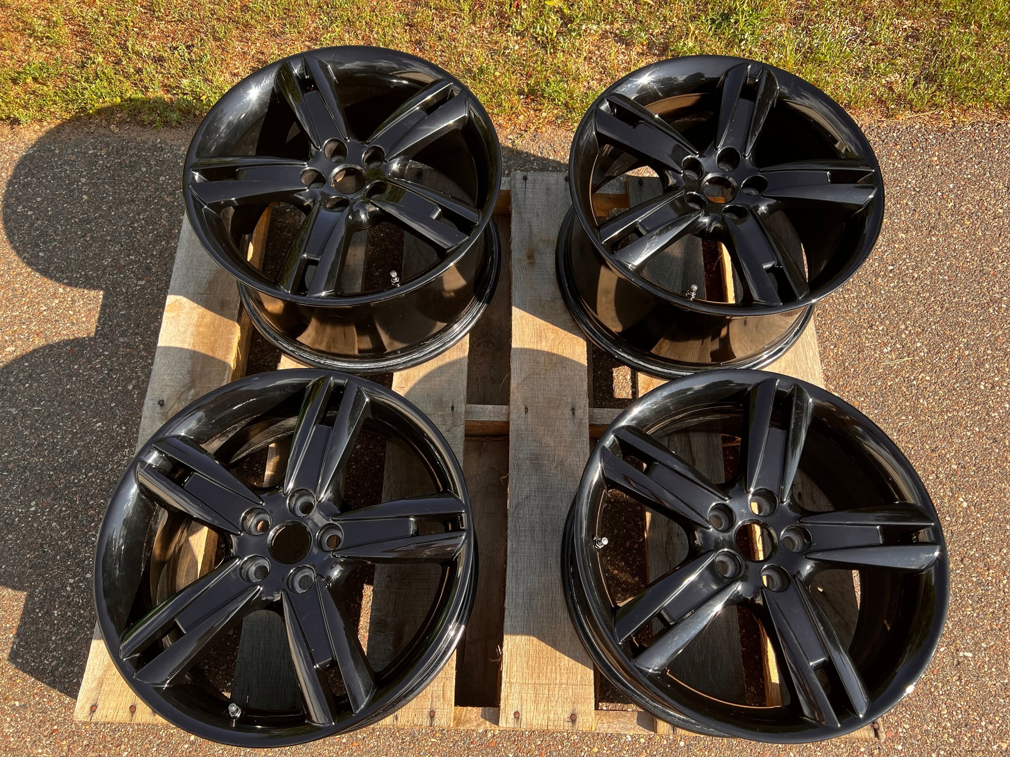 Wheels and Tires/Axles - Set of 4 STR Staggered Wheels - Used - 2000 to 2008 Jaguar S-Type - 2000 to 2006 Lincoln LS - 2002 to 2005 Ford Thunderbird - Minneapolis, MN 55402, United States