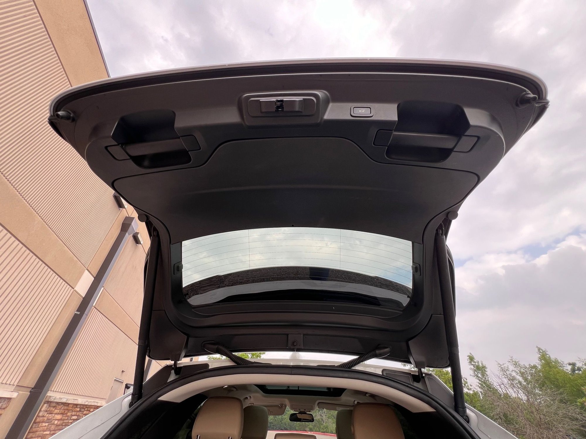 2017 Jaguar F-Pace - Diesel F-Pace with BRAND NEW DIESEL ENGINE!! - Used - VIN SADCJ2BN3HA089409 - 110,088 Miles - 4 cyl - AWD - Automatic - SUV - White - Austin, TX 78634, United States