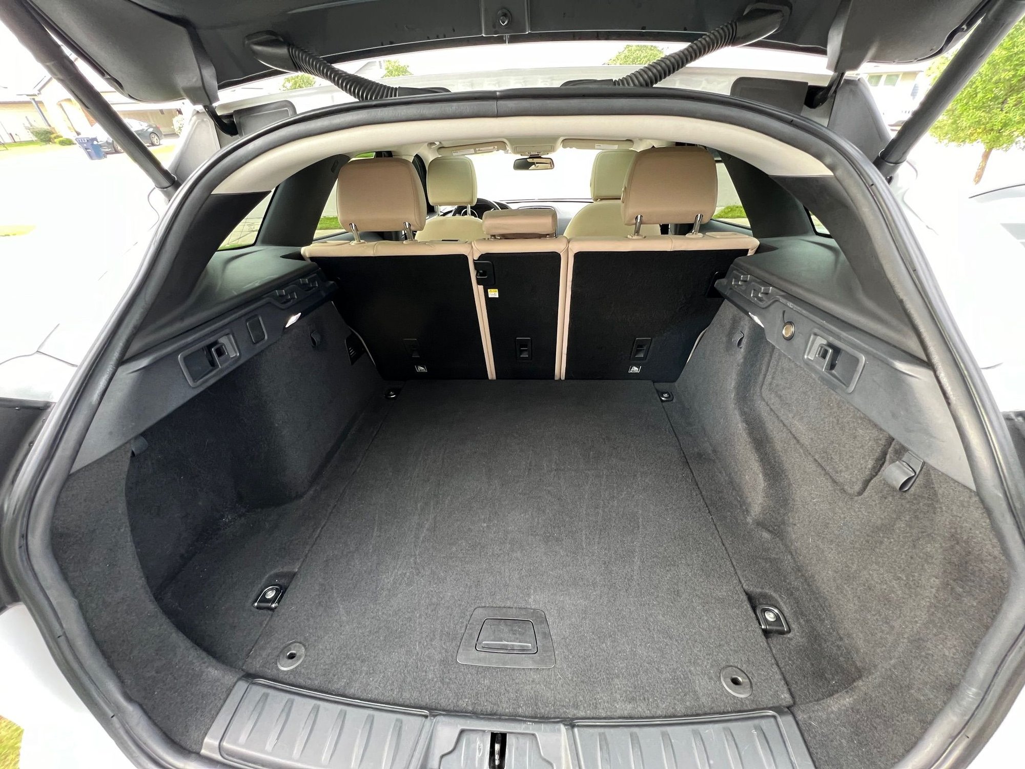 2017 Jaguar F-Pace - Diesel F-Pace with BRAND NEW DIESEL ENGINE!! - Used - VIN SADCJ2BN3HA089409 - 110,088 Miles - 4 cyl - AWD - Automatic - SUV - White - Austin, TX 78634, United States