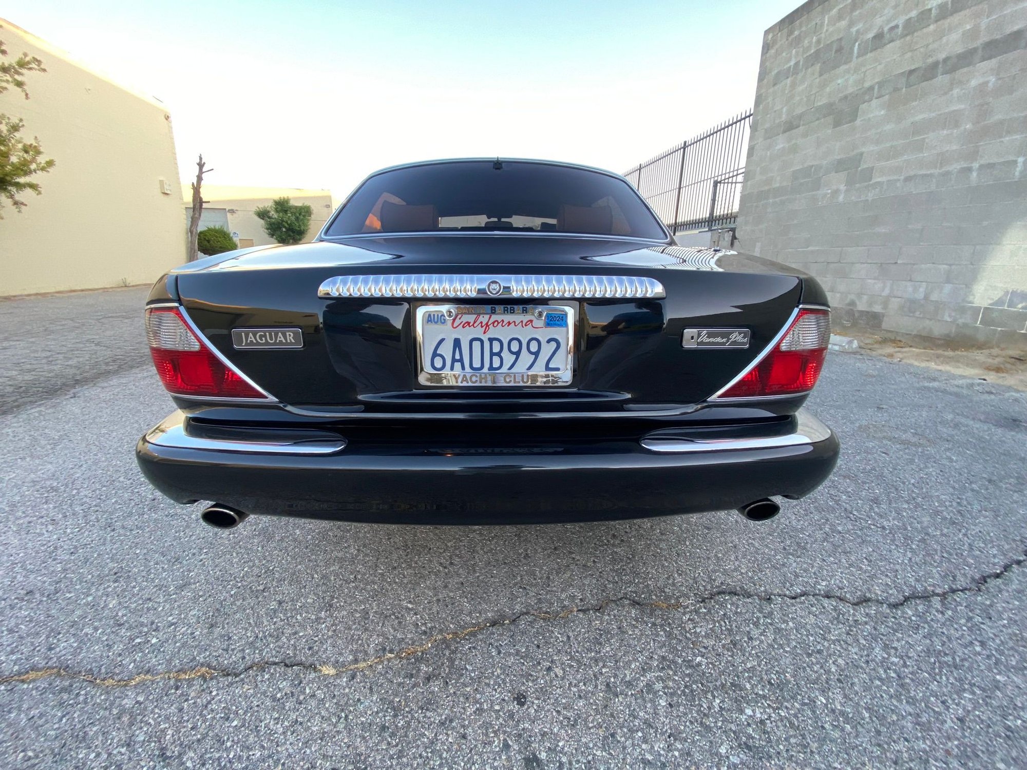 1998 Jaguar Vanden Plas - Super Clean 1998 XJ8 VDP - Used - VIN SAJKX624XWC842389 - 105,000 Miles - 8 cyl - 2WD - Automatic - Sedan - Black - Northridge, CA 91324, United States