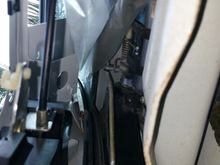 black housing is the lock cylinder control rod.
