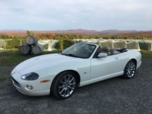 My 2006 XK8 Victory Édition in the Eastern Township Wineries 