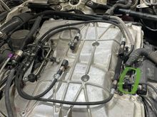 4 port direct meth injection. Snowperformance stage 2E system with a solenoid + prometh distributer and nozzles. Boost reference is tapped on the sc plenum and lined through the steering column to the controller on the dash