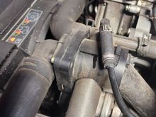 Cracked thermostat housing 