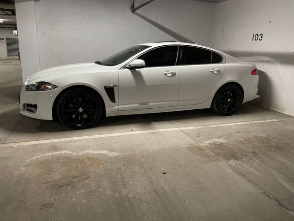Includes Velocity AP lower pulley and tune, mina intake w/tubs heat wrapped. Window Tint, quad tips. 