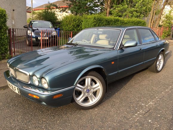 By this time the grill has been off and scrubbed with a toothbrush and Sonex but what a change,well worth all the effort and Jim's Sonex ! Thanks I must owe you a beer or 100 by now !!