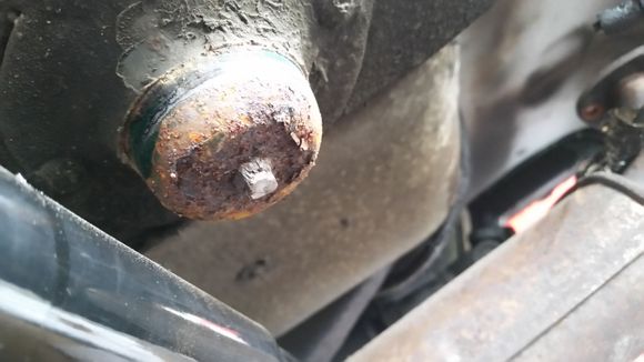 Snapped bolt on front mount for radius arm bushing.