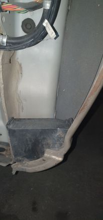 Lhd 2003 x350 front left wheel well foam  towards doors