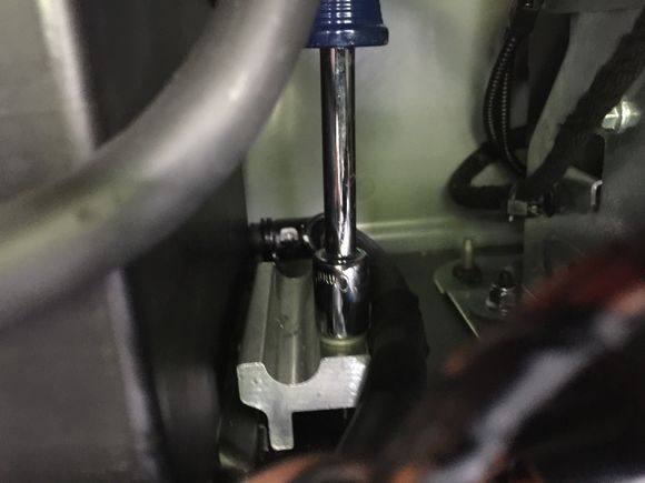 22. The same socket works here but a handle driver works better.