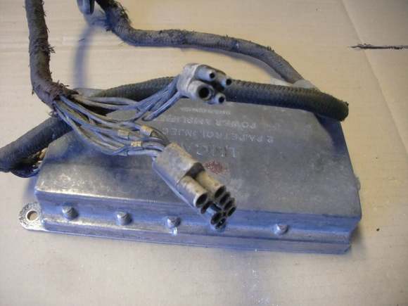 Pre-HE Injector Amp Connector(s) - 4 pin should be the 2 channel control from the 3CU ECU D-Jet ECU.