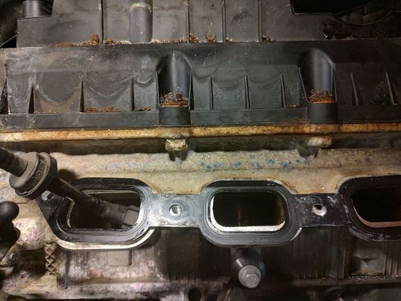 Supercharger off. Valve cover screws. 