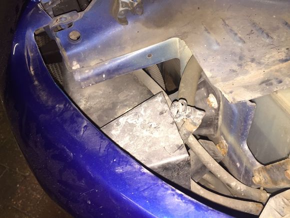 I'm assuming this should be attached to a washer headlight?