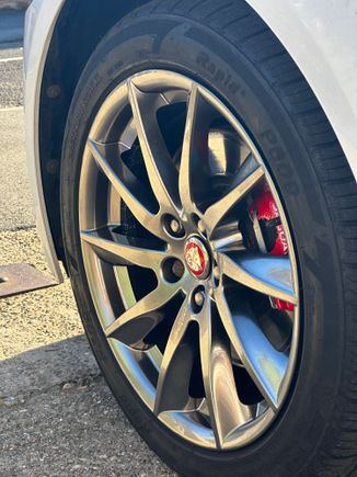 Wheels sprayed in a shadow chrome custom paint and lacquered, callipers sprayed in red with white lettering then lacquered.