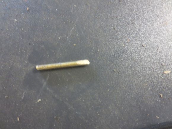 26mm long for the outer fixings