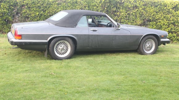 50 Shades my Grey XJS covered in a residue of White Polish and as such looking nothing less than blinking awful