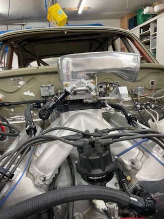 Tall snorkel flows an advertised 900 CFM