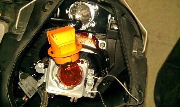 Remove and replace Bulb