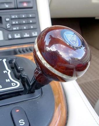 BlujayGearShiftKnob

Custom knob by British Autowood