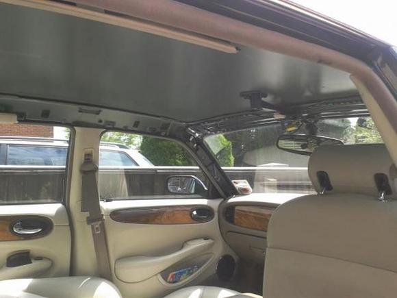 After the fun of extracting the headliner (removed through rear passenger door, slightly bending the headliner), the interior looks quite bare.
