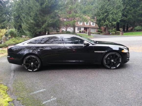 2011 Jag XJL on 22s