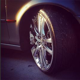 20 inch Senta's 8.5 wide all the way around. This is the test fit shoot with a 225/30R20.  I'm actually running a 245/30R20 97W Lexani.