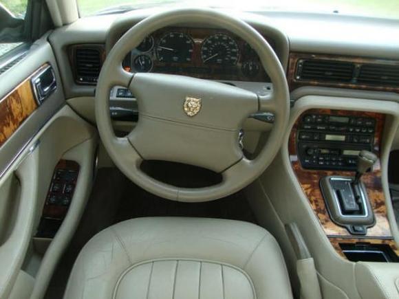 96 Jaguar XJ6 Interior, cockpit, drivers position.