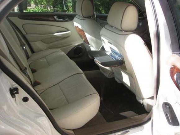 Jag XJ VDP 08 int b rt2