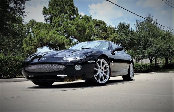    2005 Jaguar XKR Coupe - Ebony/Ivory - with
            20" BBS "Montreal" Wheels