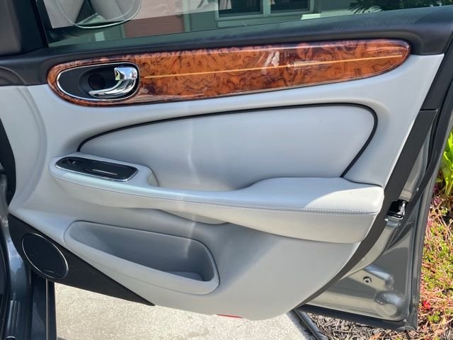 2004 Jaguar XJ8 - 2004 XJ8 VDP SWB - Rear Entertainment Package - Used - VIN SAJWA74C64SG23772 - 131,000 Miles - 8 cyl - 2WD - Automatic - Sedan - Gray - Tampa, FL 33702, United States