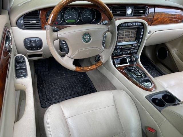 2004 Jaguar XJR - Rare/low mileage '04 jaguar racing green xjr - Used - VIN SAJWA73B24TG19429 - 46,000 Miles - 8 cyl - 2WD - Automatic - Sedan - Other - Washington Dc, DC 20016, United States