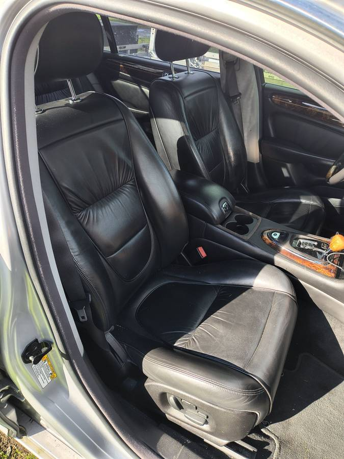 2006 Jaguar Vanden Plas - 2006 Jaguar Vanden Plas - Used - VIN SAJWA82B36SH00035 - 131,950 Miles - 8 cyl - 2WD - Automatic - Sedan - Silver - Chinook, WA 98614, United States