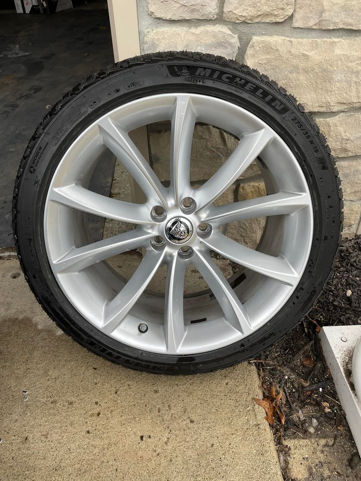 Wheels and Tires/Axles - ​​​​​​​F-Type wheels and snow tires - Used - 2013 to 2020 Jaguar F-Type - Highland, MI 48356, United States