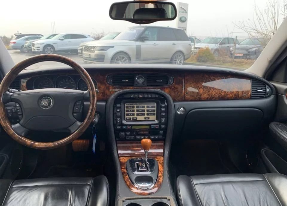 2005 Jaguar Super V8 - 2005 Super V8 SWB with Avos' Twin Screw kit & Quaife for sale! - Used - VIN 11111111111111111 - 125,000 Miles - 8 cyl - 2WD - Manual - Sedan - Gray - Timisoara, Romania