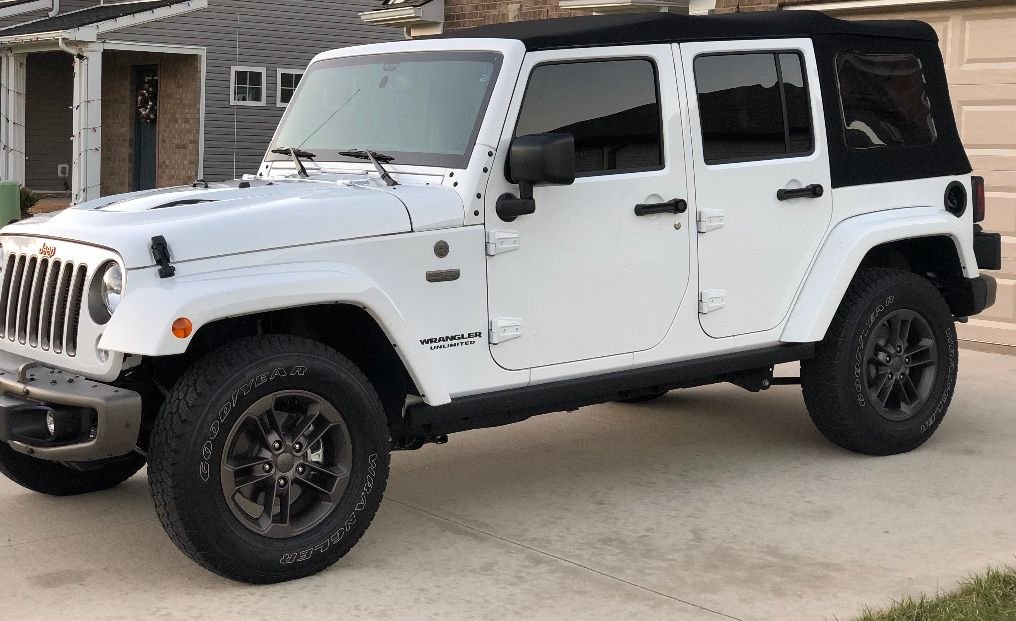 Exterior Body Parts - Wrangler Unlimited Sahara White Hard Top - Used - 2014 to 2019 Jeep Wrangler - Bowling Green, KY 42104, United States