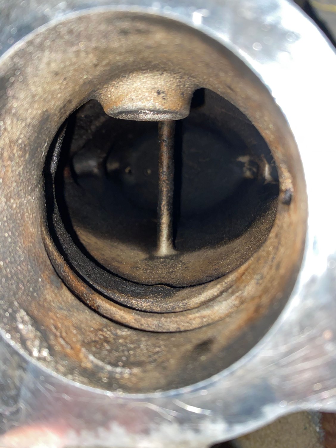 internal design of upper intake manifold The top